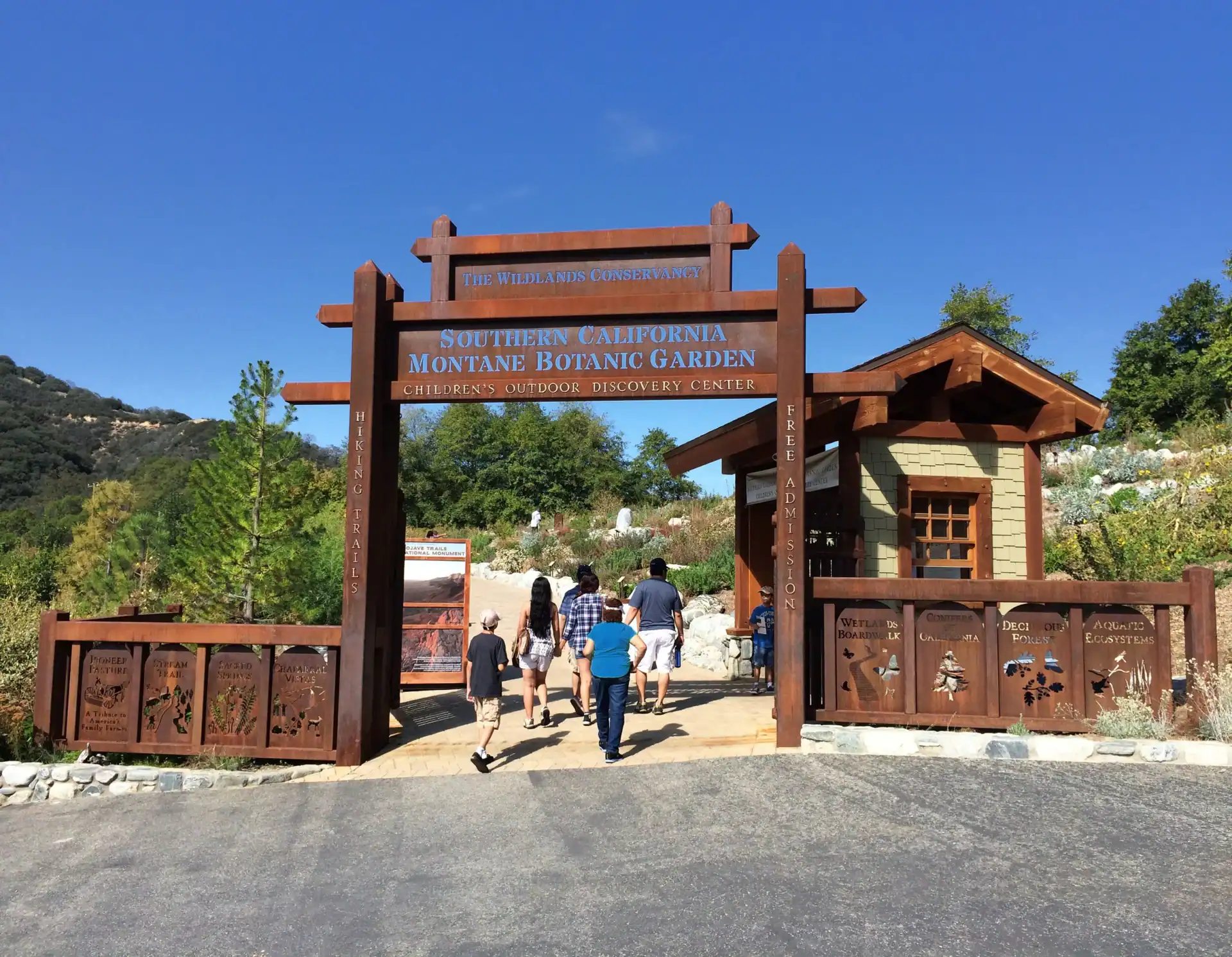 kiosk-entrance